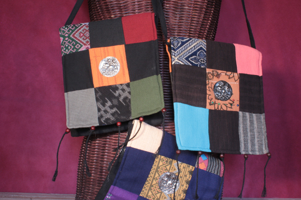 SRN1604 BOLSITO COLGAR